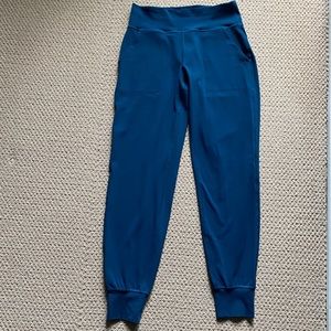 Lululemon high waisted jogger, nulu size 6
